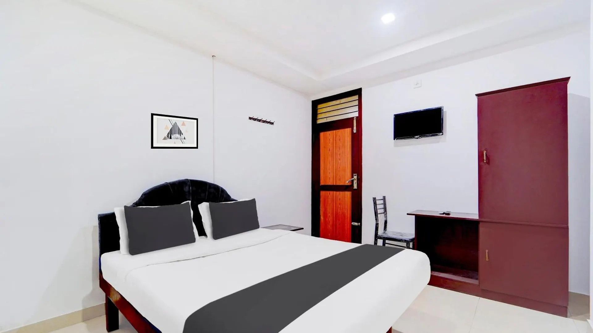 Hotel O Kunnamangalam Near Bus Stand